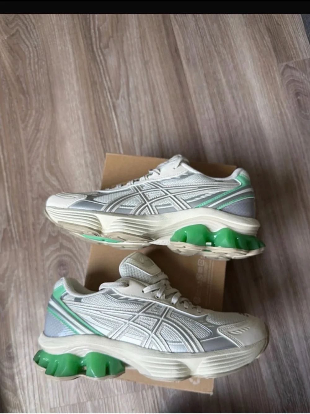ASICS gel kinetic fluent in smoke grey/pure silver - Picture 3 of 8